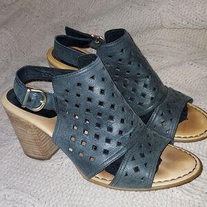 Born Platform Pumps Heels shoes 8M